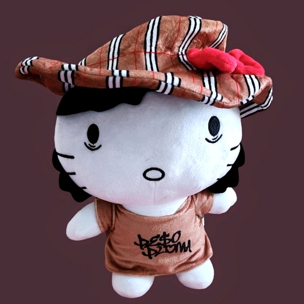 Hello Kitty Peso Pluma Plush Backpack